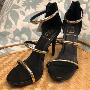NWT Daisy Fuentes Heels